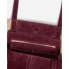 Close up af Pack shot af Vanessa Bruno Bordeaux ruskinds taske indvendig