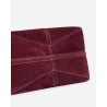 Pack shot af Vanessa Bruno Bordeaux ruskinds taske på hvid baggrund
