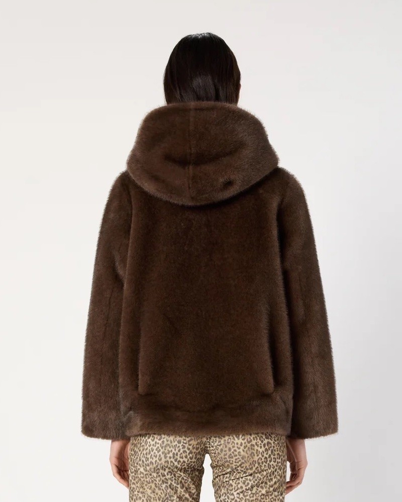 Gerard Darel Morgane Jacket Fake Fur Brown på model set bagfra