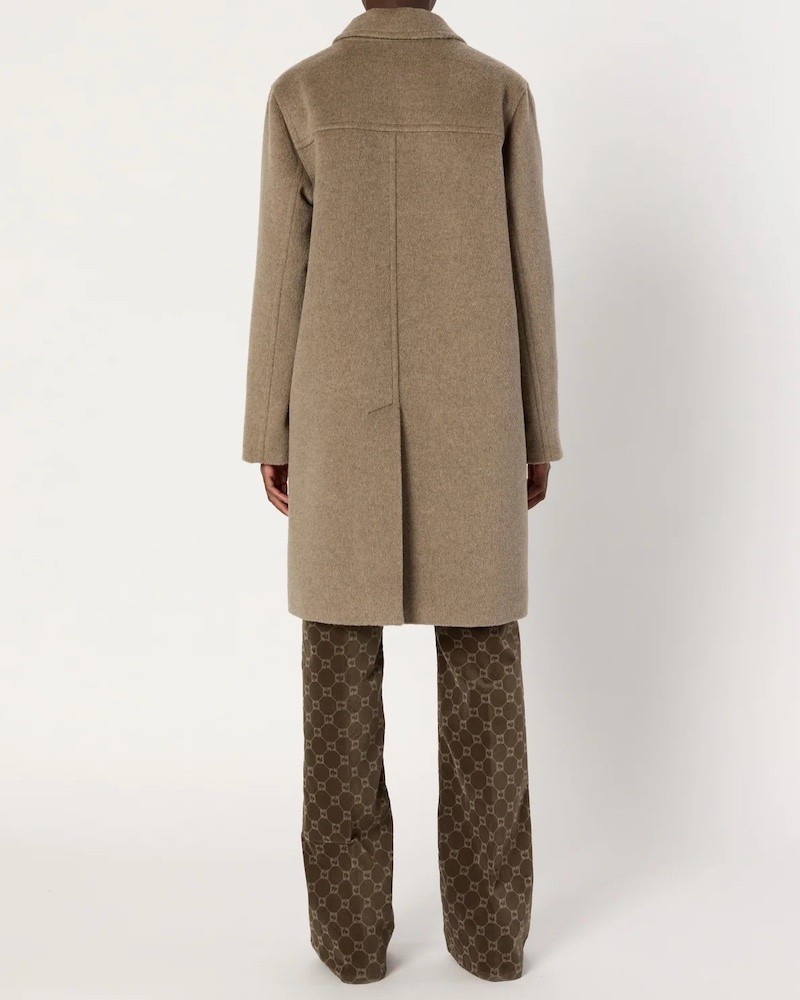 Model billede af Gerard Darel Megane Coat Taupe bagfra