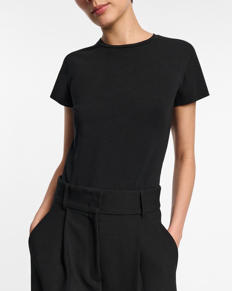 Model billede af Dorothee Schumacher All Time Favorites T-shirt kortærmet sort
