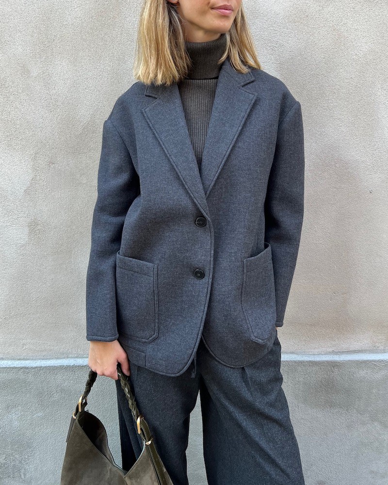 Model billede af Pomandére Oversize Blazer Graphite Grå