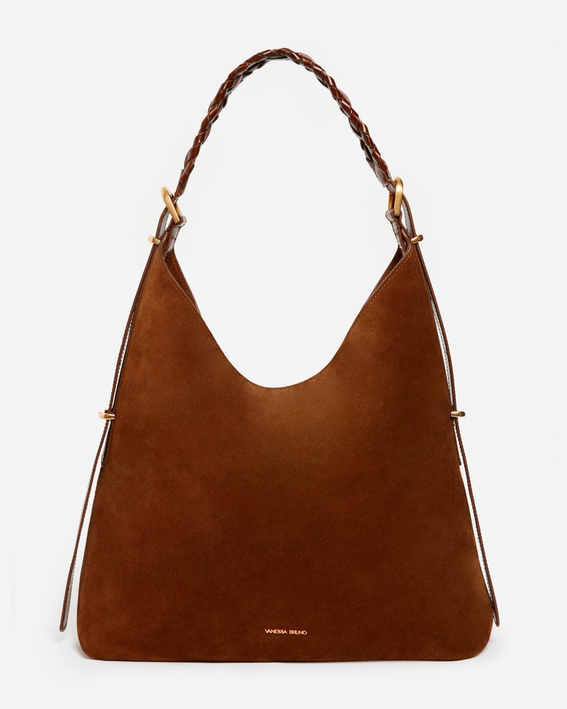 Pack shot af Vanessa Bruno Jess Large Hobo Cognac på neutral baggrund