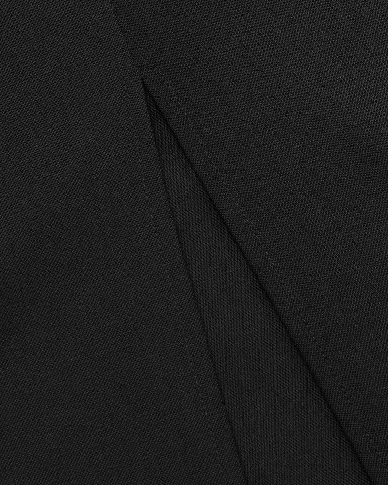 Close up af Skall Studio Marthe Skirt Black Sort merinould nederdel