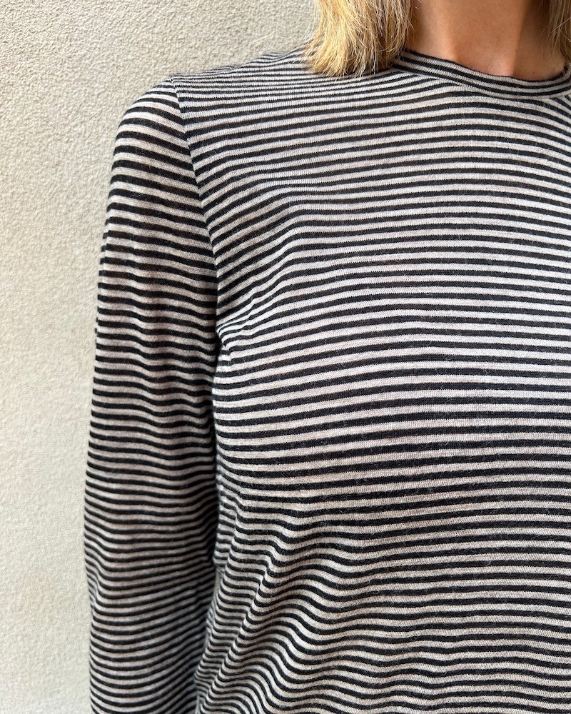 Close up af Pomandére T-Shirt Dove Gray Stripes