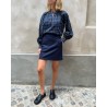 Model billede af Britt Sisseck Veronica Shirt Limo & Harris Wharf London uld nederdel i navy