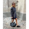 Model billede af Pomandére Oversize Blazer Graphite Grå og Sort Yuzefi taske