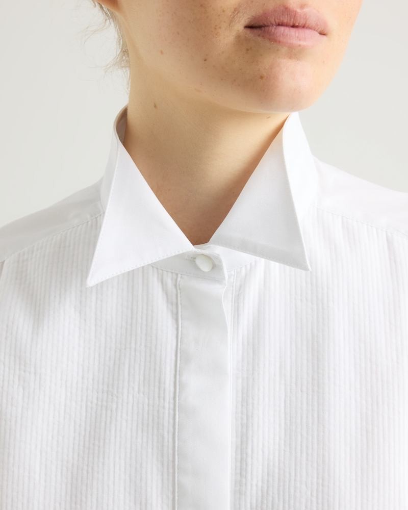 Close up af Britt Sisseck Tuxedo Shirt Tux