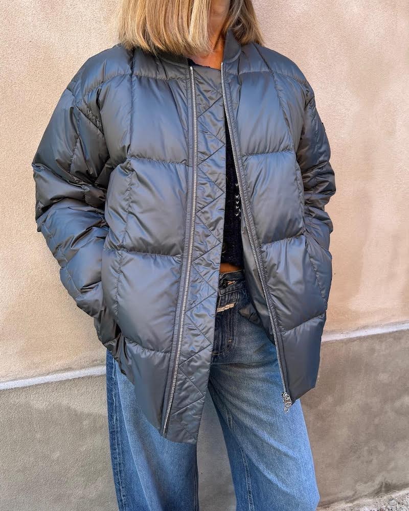 Model billede af Lempelius Nal Down Jacket Iron Grey