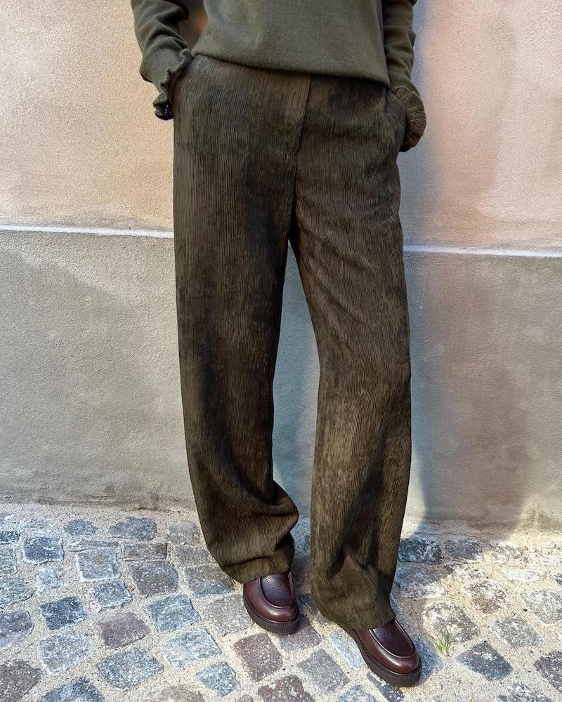 Model billede af Gerard Darel Celine Bukser Khaki