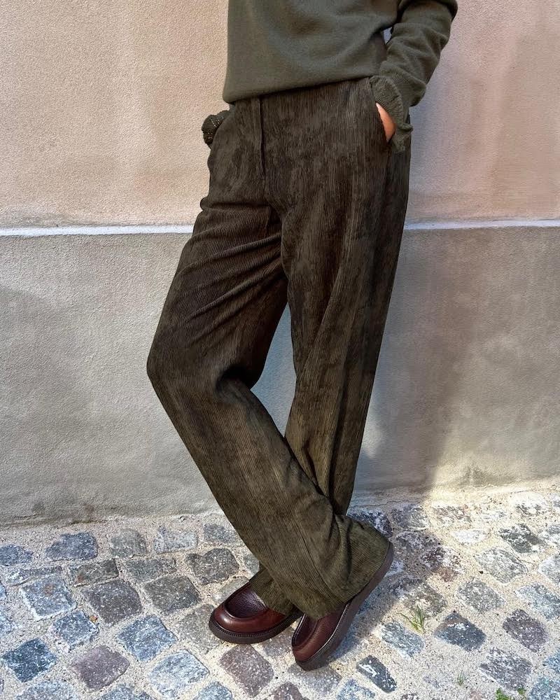 Model billede af Gerard Darel Celine Bukser Khaki