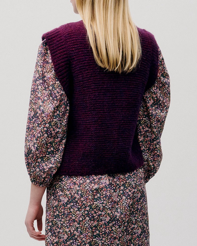 Model billede af Apof Gia Vest Prune Purple bagfra