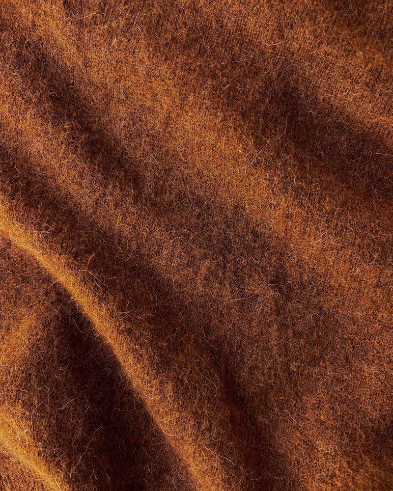 Close up af Apof Gerda Vest Cobber Brown strik vest