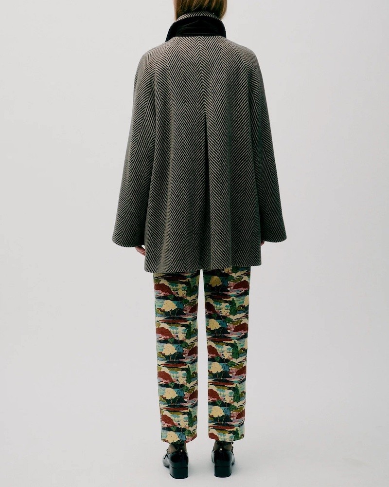 Model billede af Apof Drew Jacket Herringbone bagfra