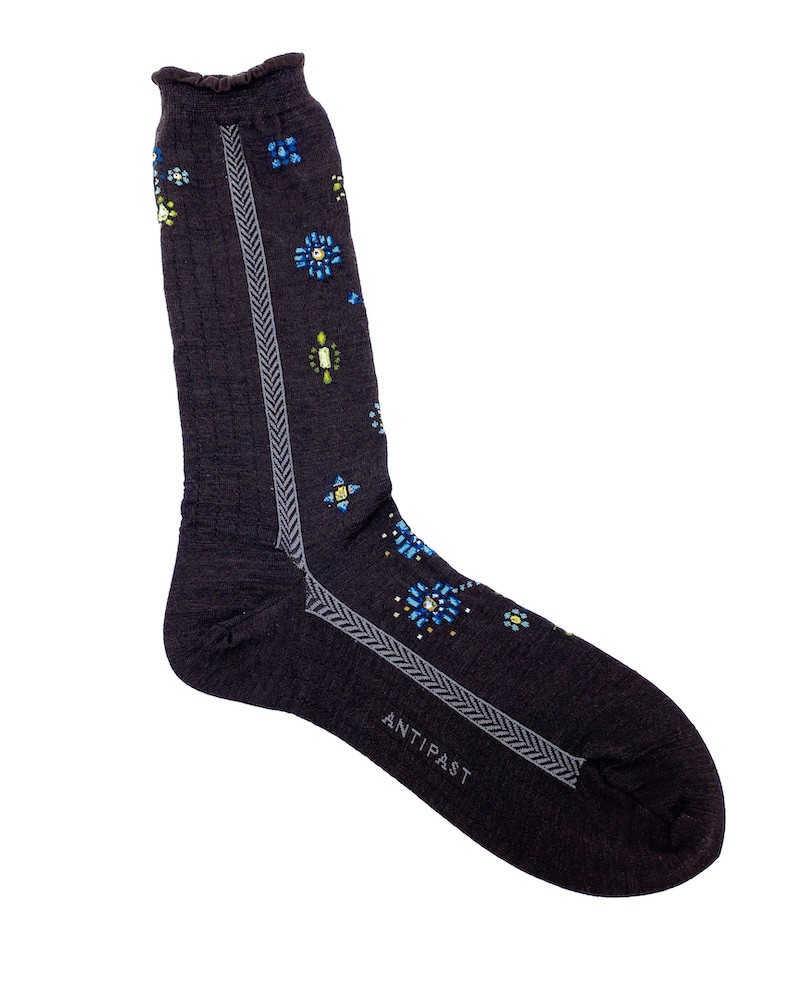 Pack shot af Antipast AM-486B Like A Jewelry Socks Dark Brown på neutral baggrund