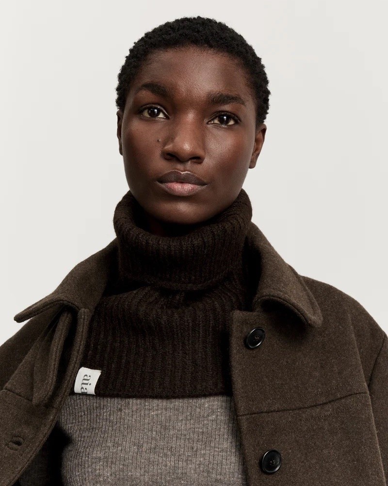 Model billede af Aiayu Nellie Neck Warmer Pure Chocolate
