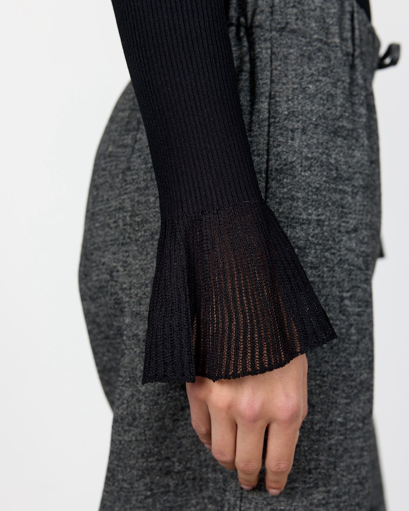 Close up af Leveté Room Obi 1 Cardigan Black
