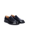 Pack shot af Angulus 1683 Penny Loafer Brogue Pattern Black på neutral baggrund