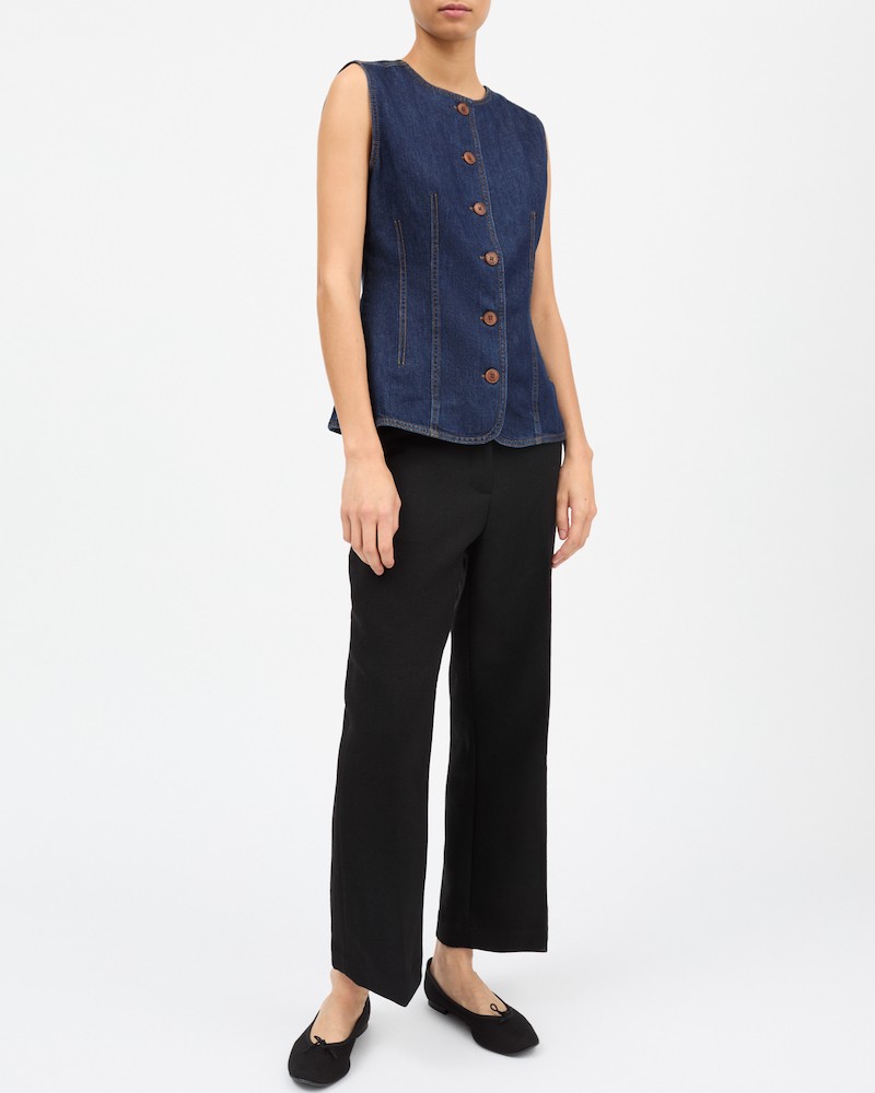Mode billede af Skall Studio Tammy Indigo Blue denim vest