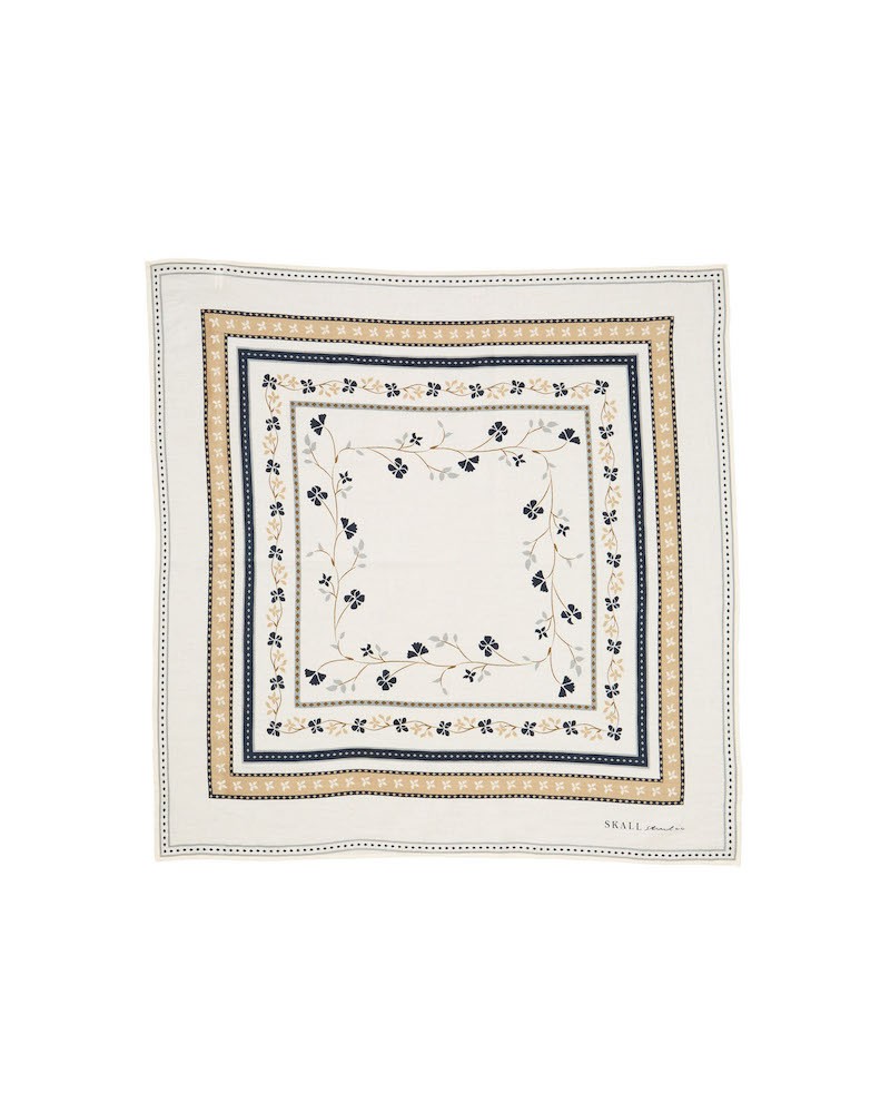Pack shot af Skall Studio Floral Scarf Ivory Ecru Tørklæde