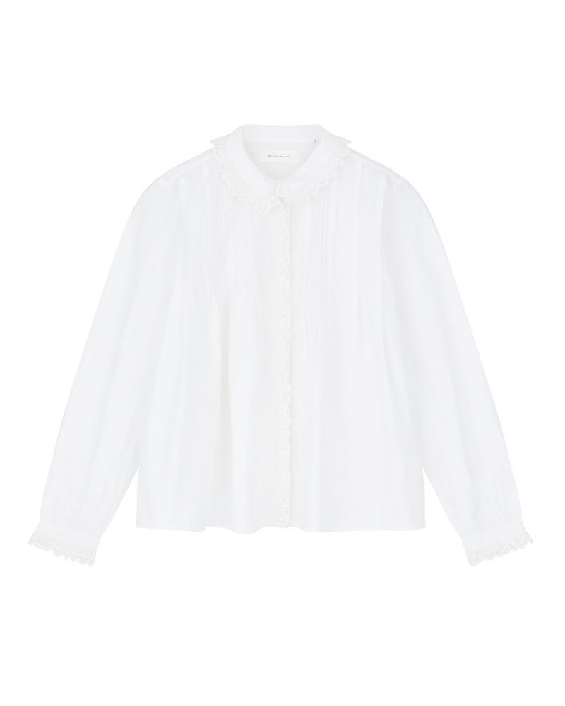 Pack shot af Skall Studio Lulu Shirt Optic White på neutral baggrund