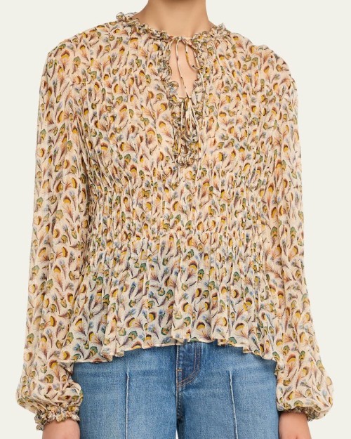 Model billede af Ulla Johnson Robbie Silk Front Tie Blouse Swan