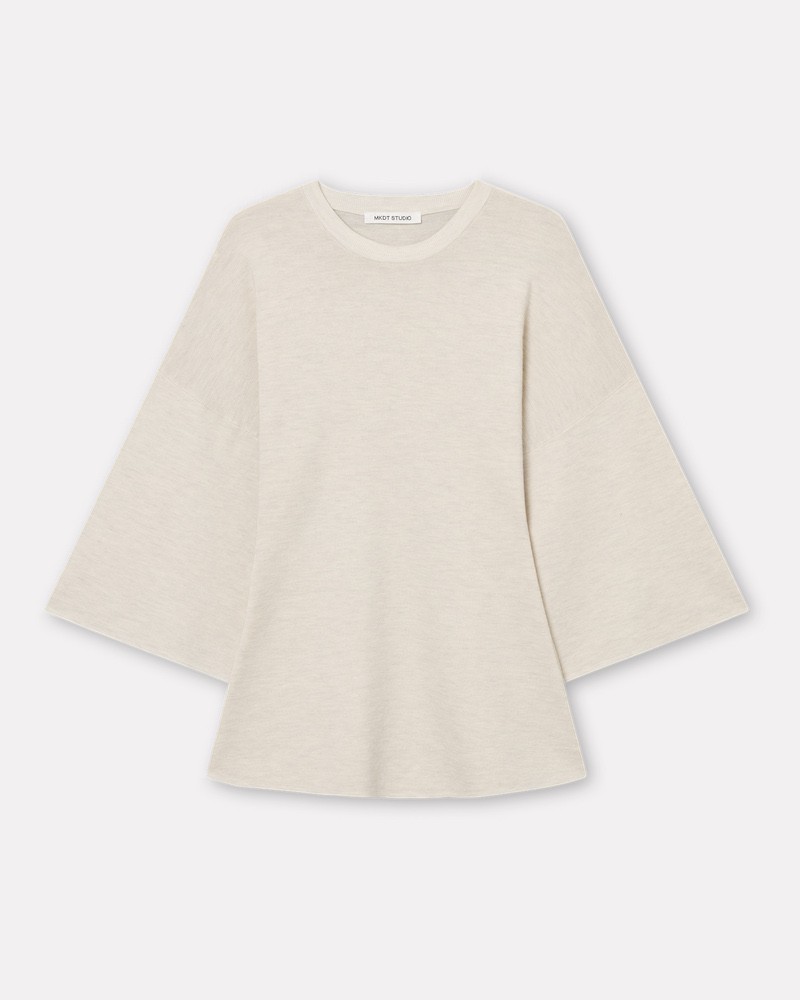 Pack shot af MKDT Studio Kama Merino Stone Ecru på neutral baggrund