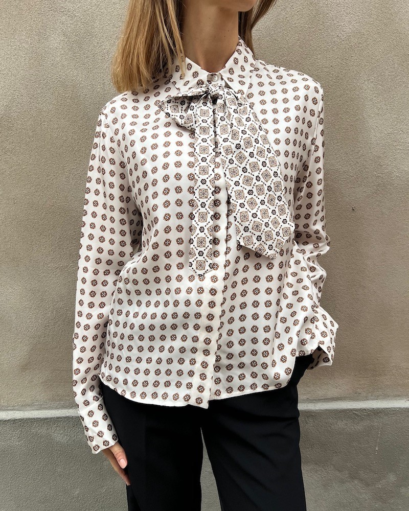 Model billede af Dorothee Schumacher Graphic Dreams Blouse Creme Mini Tie