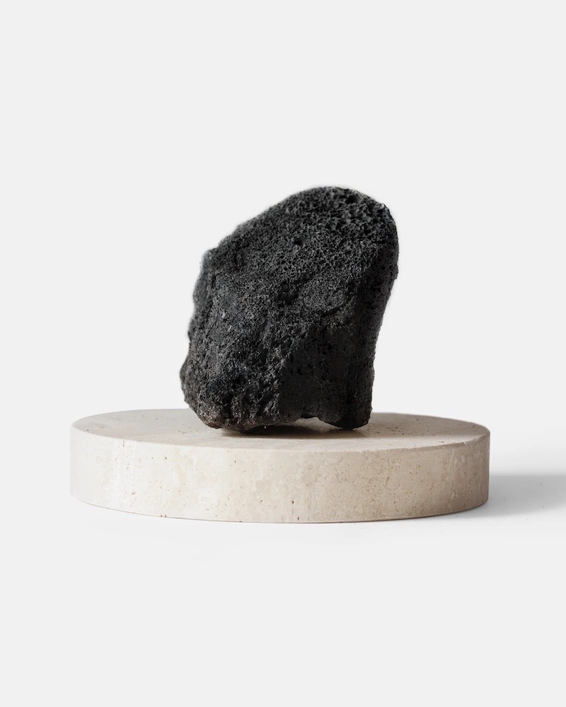 Pack shot af No17 Therapy Plinth Travertin Diffuser med stor lavasten