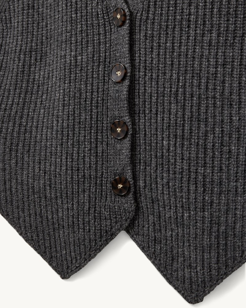 Close up af The Garment Como Rib Vest Grey Melange