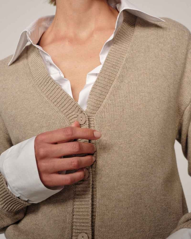 Close up Herskind Bianca Knit Cardigan Croissant Beige Strik