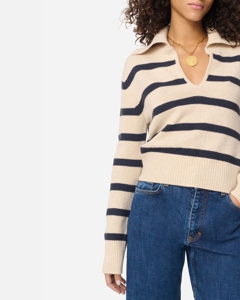 Close up af Vanessa Bruno Grenade Sweater I navy og ecru stribet