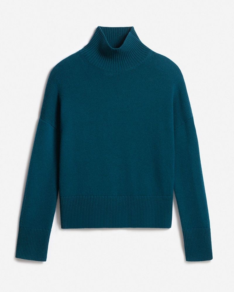 Pack shot af Vanessa Bruno Malo Turtleneck Petrol på neutral baggrund