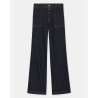Pack shot af Closed Aria Jeans Dark Blue på neutral baggrund