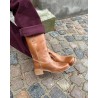 Dico Copenhagen Julia Boots Escovado Dark Tan på model