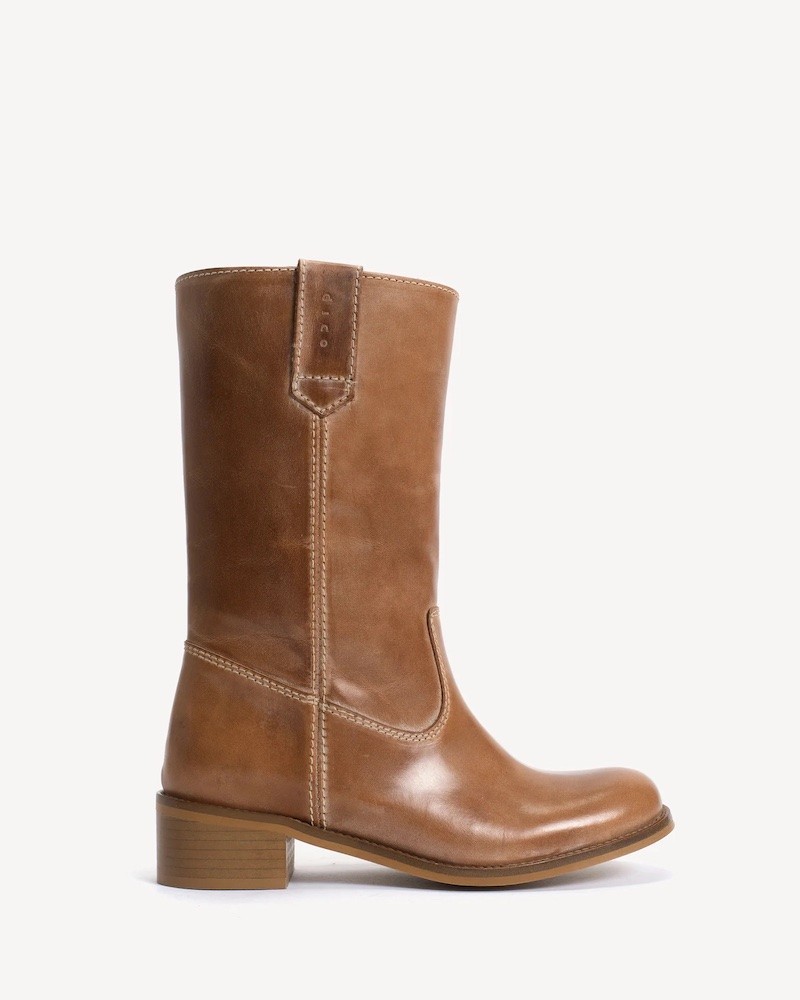 Pack shot af Dico Copenhagen Julia Boots Escovado Dark Tan