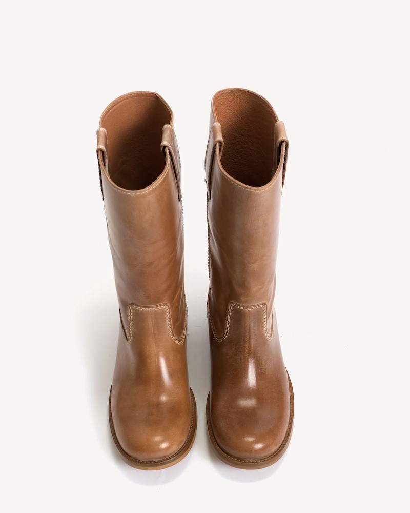 Pack shot af Dico Copenhagen Julia Boots Escovado Dark Tan