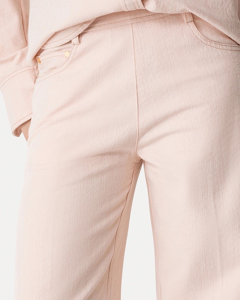 Close up af Forte Forte Cavalry Denim 5-Pocket Pants Peonia
