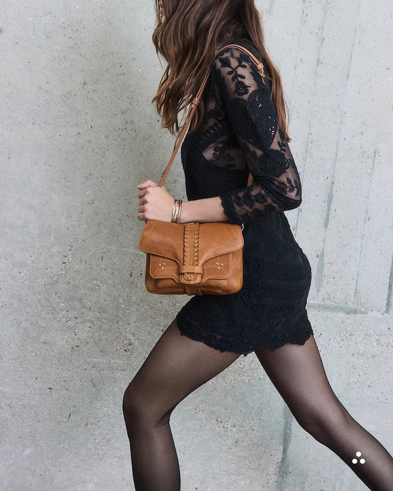 Model billede afJerome Dreyfuss Harry S Lambskin Camel Lille skuldertaske