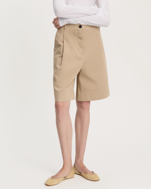 Model billede af Aiayu Willy Shorts Semolina