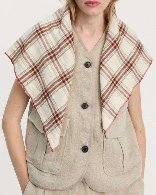 Aiayu Shilpa Scarf Mix Osaka tørklæde på model