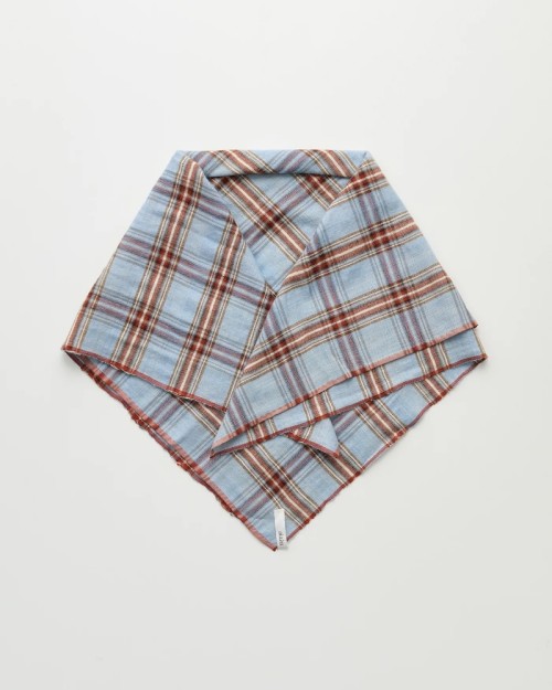 Pack shot af Aiayu Shilpa Scarf Mix Sky Blue på neutral baggrund