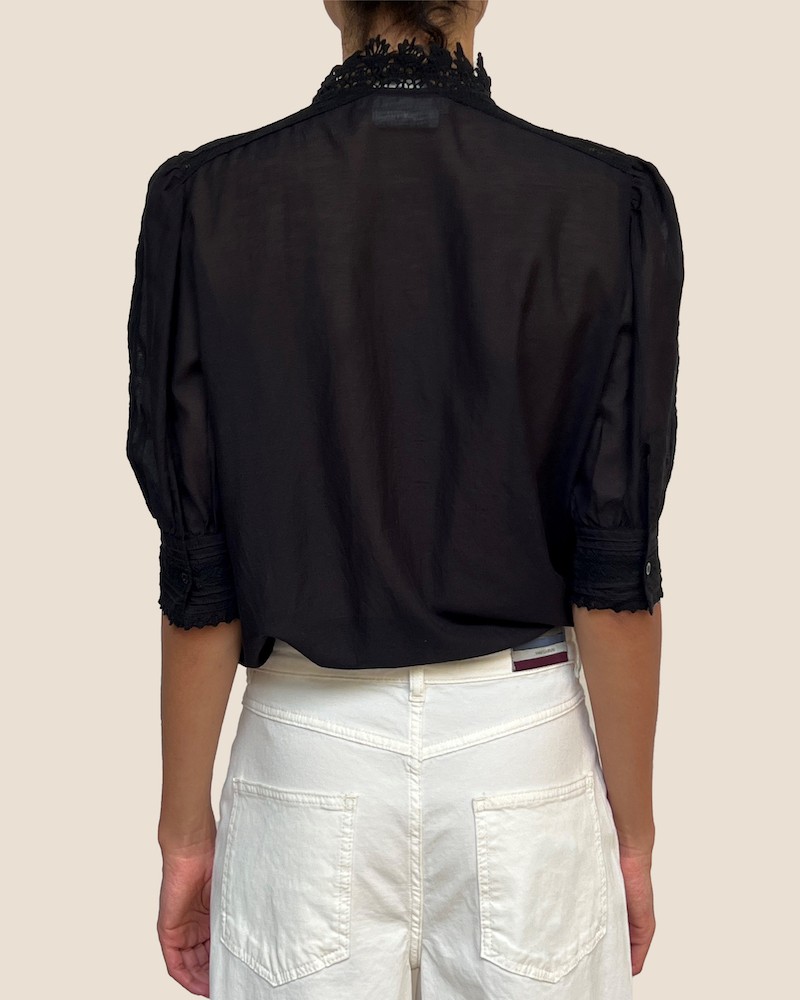 Model billede af Vanessa Bruno Arseneneo Shirt Black bagfra