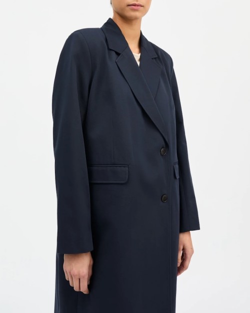 Model billede af Skall Studio Emma Coat Dark Navy