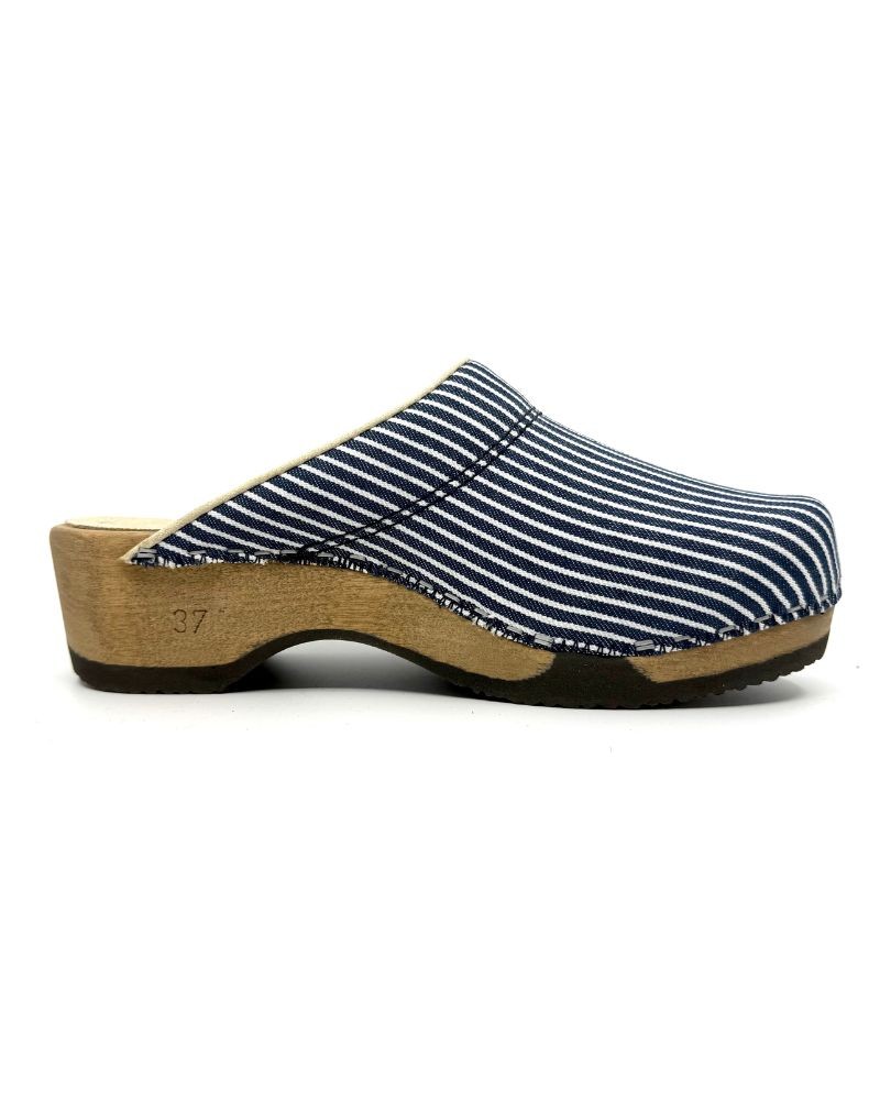 Pack shot af Kunsten Embla Clogs Denim Stripe Indigo