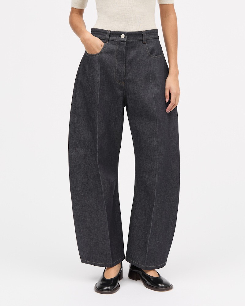 Model billede af MKDT Studio Pella Denim Blue jeans