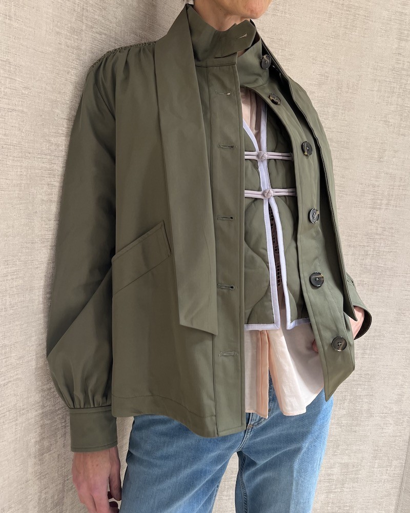 Model billede af Forte Forte Peacoat Khaki