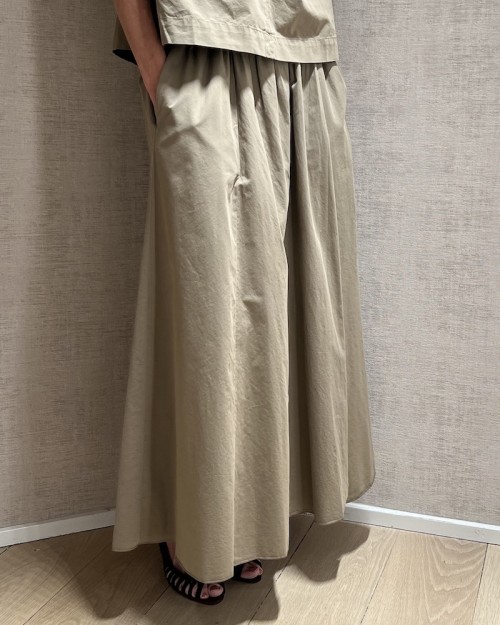 Model billede af Pomandére Skirt Dove Gray Khaki Nederdel