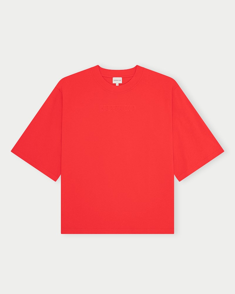 Pack shot af Herskind T-shirt rød på neutral baggrund