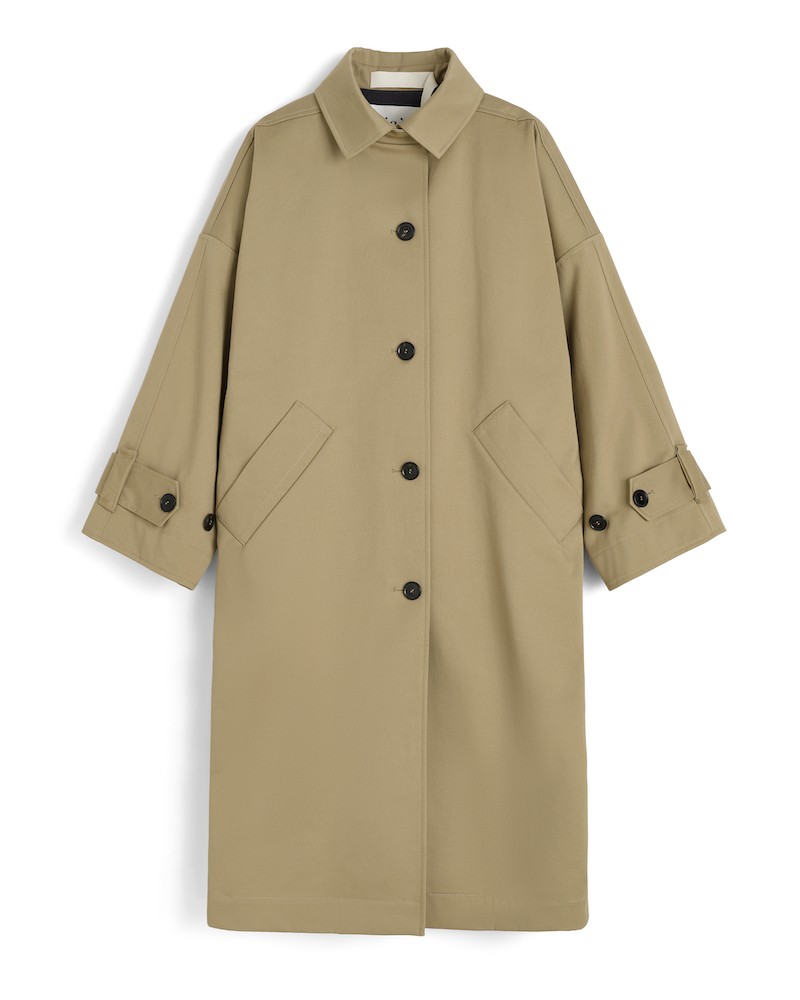 Pack shot af Aiayu Jo Coat Twill Classic Khaki på neutral baggrund